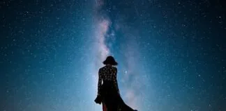 The Intersection of Fashion and Celestial Events: A Unique Style Perspective The Intersection of Fashion and Celestial Events: A Unique Style Perspective