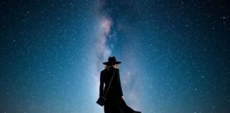 The Intersection of Fashion and Celestial Events: A Unique Style Perspective The Intersection of Fashion and Celestial Events: A Unique Style Perspective