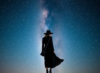 The Intersection of Fashion and Celestial Events: A Unique Style Perspective The Intersection of Fashion and Celestial Events: A Unique Style Perspective